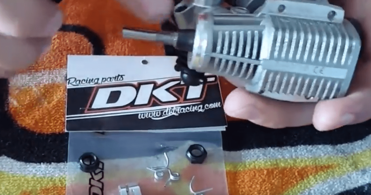 Tutorial - Embrague DKT 1/8 GT , por Dioni Santana.