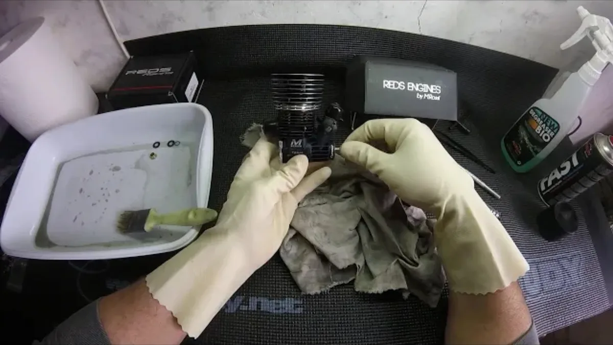 Tutorial – Engine maintenance after a race! By Dioni Santana!