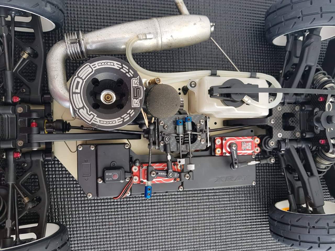 XRay GTX8. El coche de Toni Santana al desnudo ! Under the Hood!